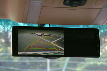 汎用バックカメラ用進路予測表示装置 パシス 表示画面